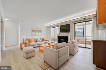 3100 N Leisure World Blvd #109, Silver Spring, MD 20906