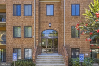 11405 Commonwealth Dr #204, Rockville, MD 20852