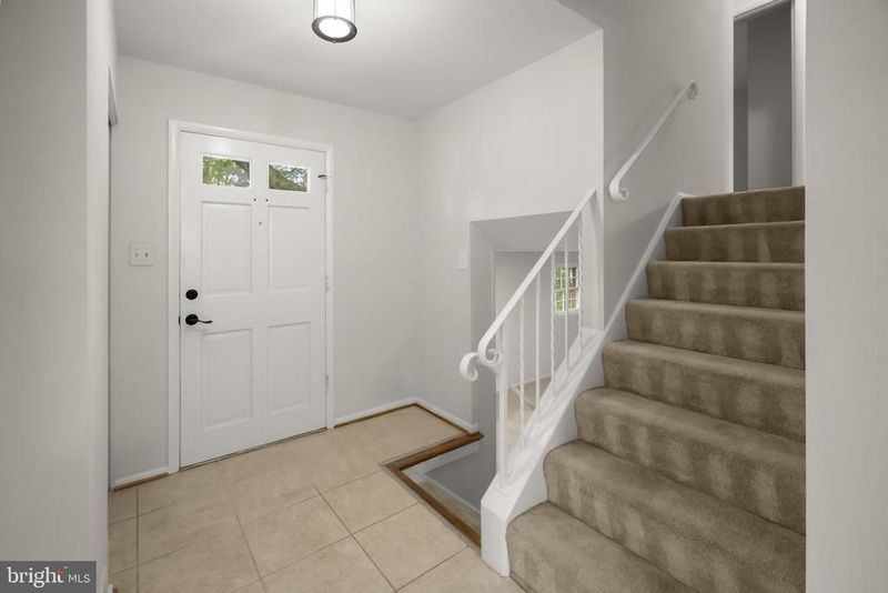 8308 Mcneil St, Vienna, VA 22180