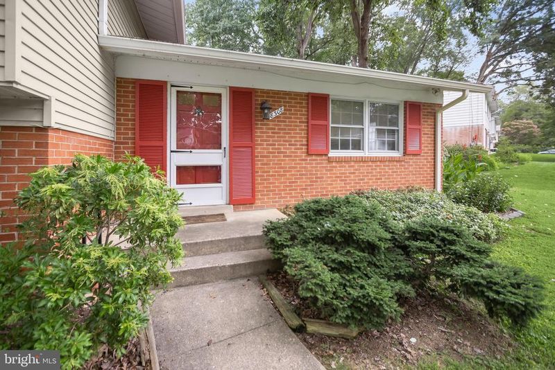 8308 Mcneil St, Vienna, VA 22180