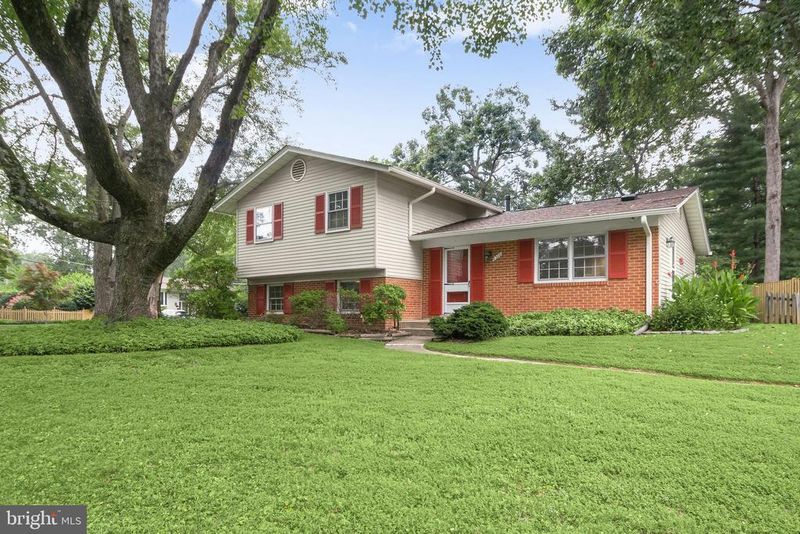 8308 Mcneil St, Vienna, VA 22180