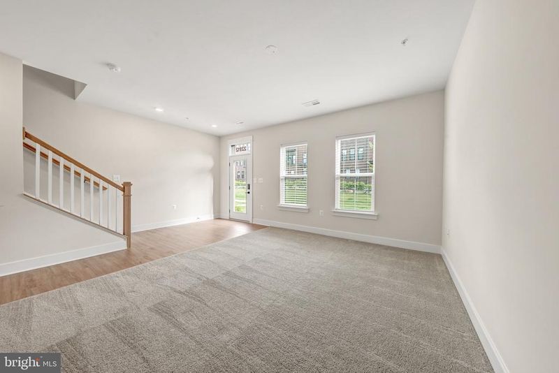 22812 Tawny Pine Sq, Brambleton, VA 20148