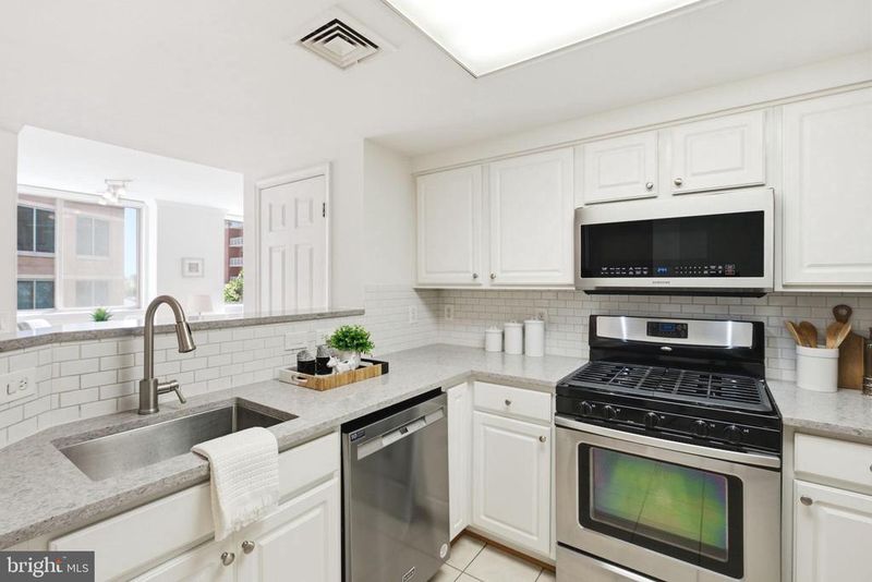 3830 9th St N #610W, Arlington, VA 22203