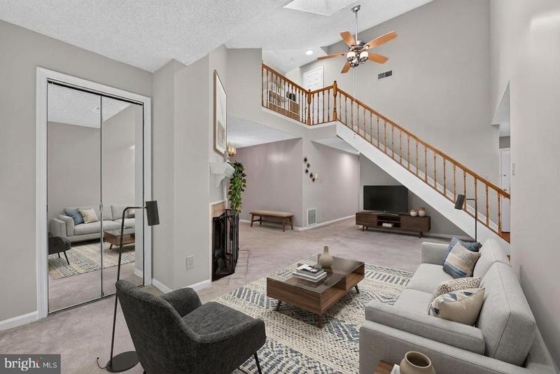 3805 Green Ridge Ct #302, Fairfax, VA 22033
