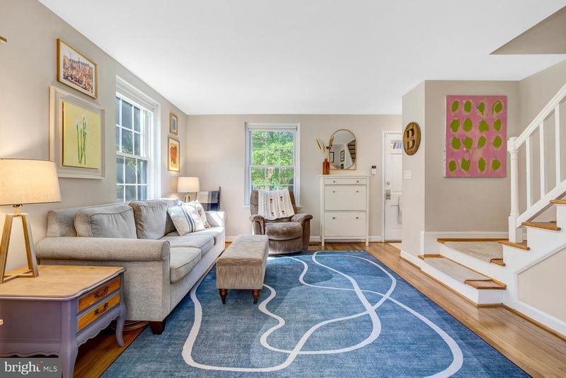 2921 S Buchanan St, Arlington, VA 22206