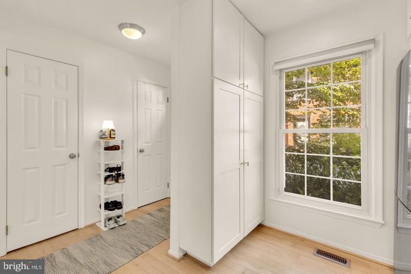 2536 S Walter Reed Dr #D, Arlington, VA 22206