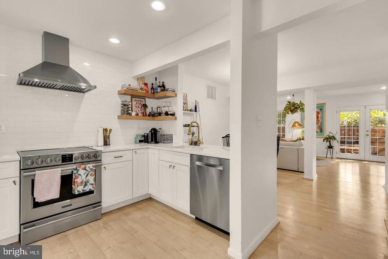 2536 S Walter Reed Dr #D, Arlington, VA 22206