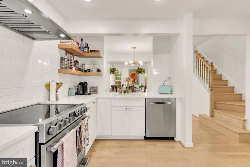 2536 S Walter Reed Dr #D, Arlington, VA 22206