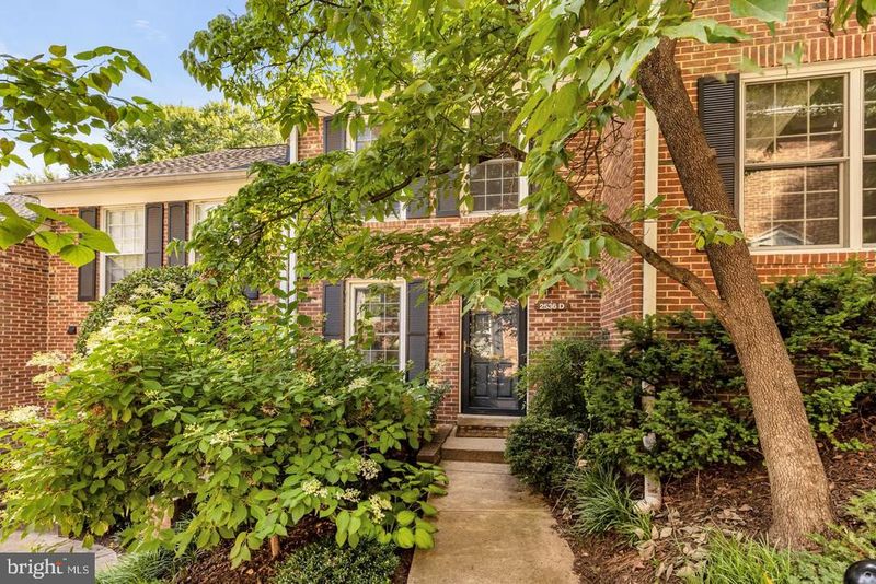 2536 S Walter Reed Dr #D, Arlington, VA 22206