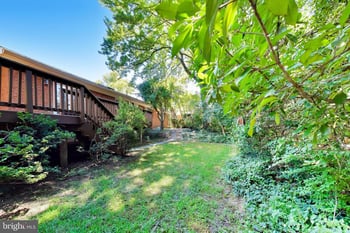 9608 Hillridge Dr, Kensington, MD 20895