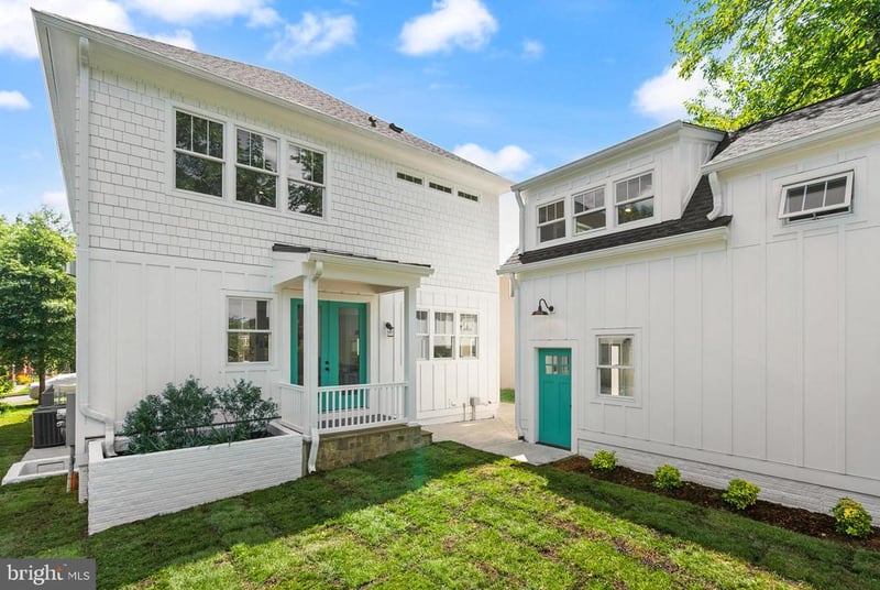 2701 12th St S, Arlington, VA 22204