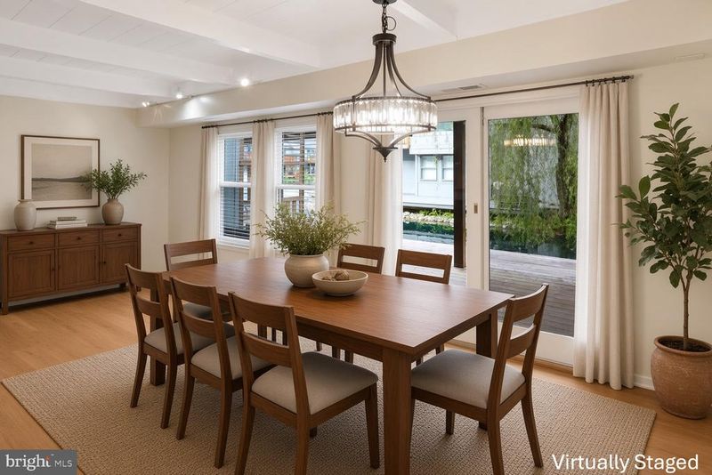 11172 Glade Dr, Reston, VA 20191