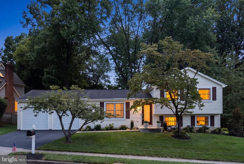13742 Cabells Mill Dr, Centreville, VA 20120