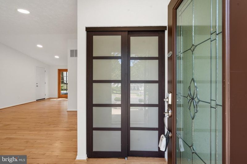 13742 Cabells Mill Dr, Centreville, VA 20120