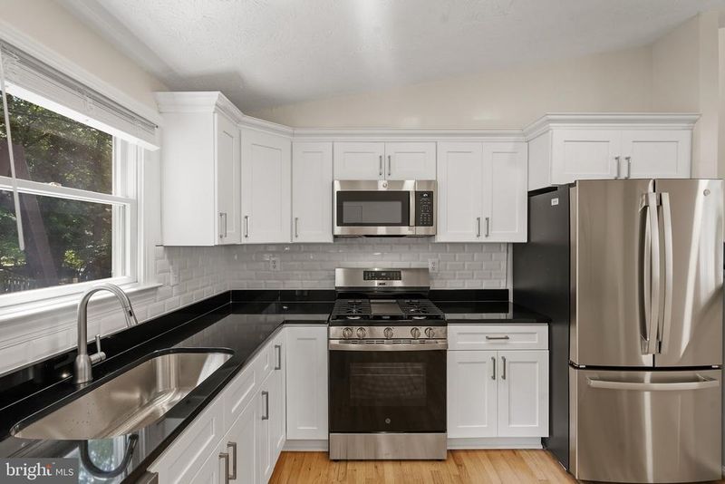 13742 Cabells Mill Dr, Centreville, VA 20120