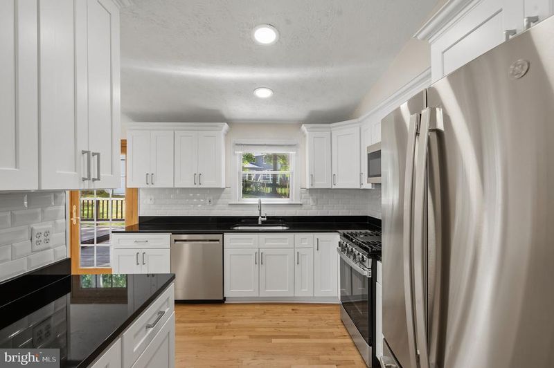 13742 Cabells Mill Dr, Centreville, VA 20120