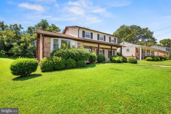 11704 Rosalinda Dr, Potomac, MD 20854
