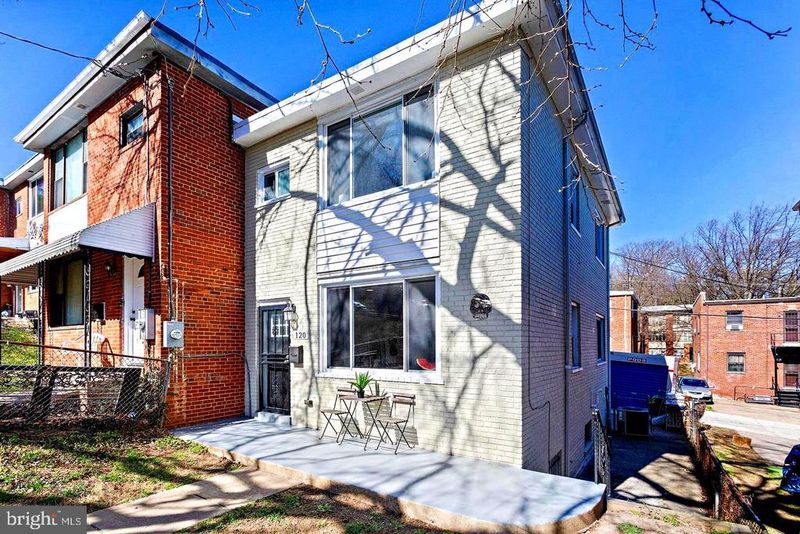 120 Webster St NE, Washington, DC 20011