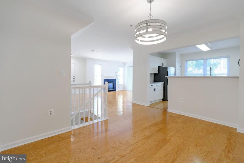 4664 Superior Sq, Fairfax, VA 22033