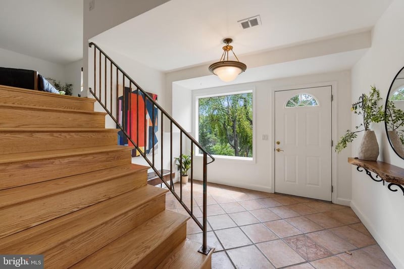 1435 Waggaman Cir, Mclean, VA 22101