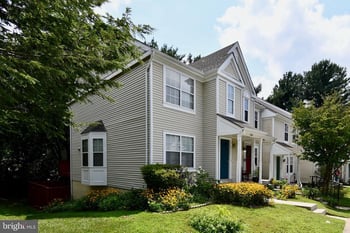 12100 Flag Harbor Dr, Germantown, MD 20874