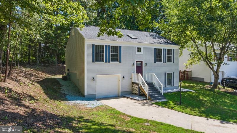14 Glendale Dr, Stafford, VA 22556