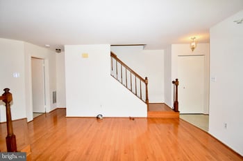 12100 Flag Harbor Dr, Germantown, MD 20874