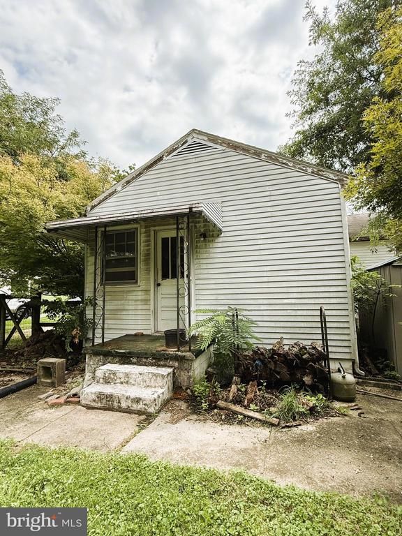 525 Grant Pl, Frederick, MD 21702