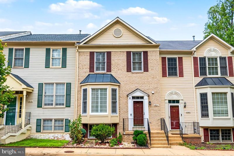 9681 Dutchman Dr, Lorton, VA 22079