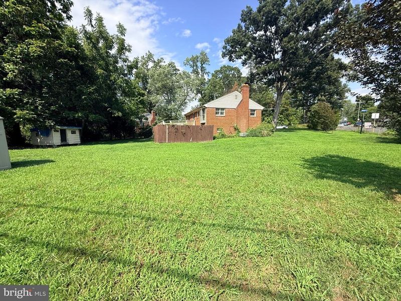 3310 Brush Dr, Falls Church, VA 22042