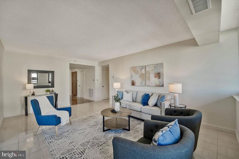 4550 N Park Ave #812, Chevy Chase, MD 20815