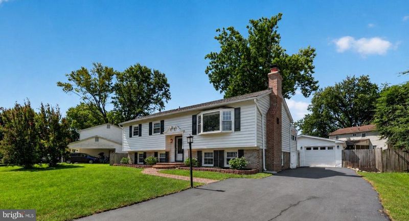 5703 Broadmoor St, Alexandria, VA 22315