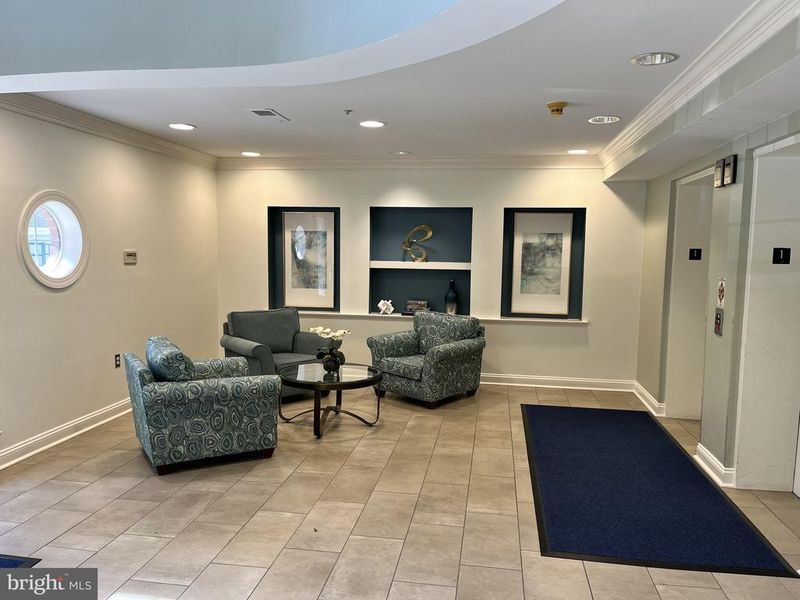 6990 Falls Reach Dr #113, Falls Church, VA 22043