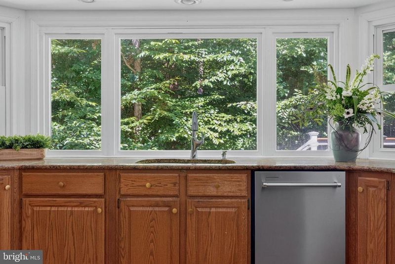 12154 Darnley Rd, Woodbridge, VA 22192