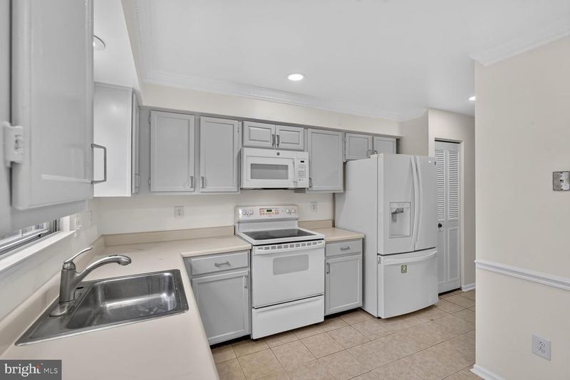 14359 Beaker Ct, Burtonsville, MD 20866