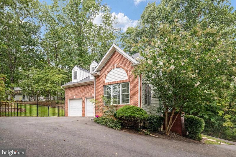 2311 Harpoon Dr, Stafford, VA 22554
