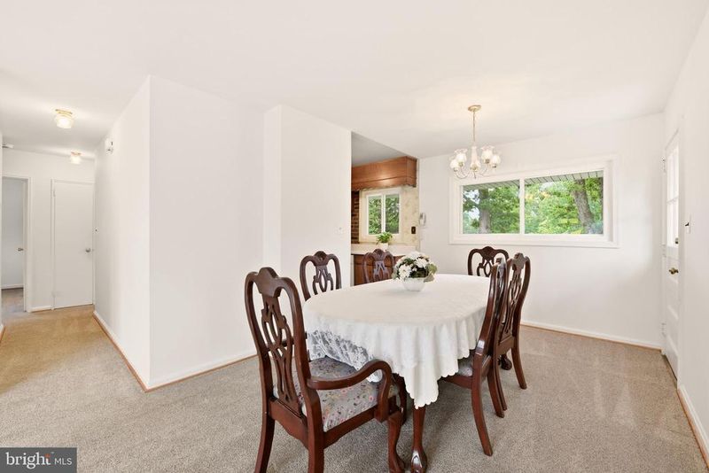 4216 Federal St, Rockville, MD 20853