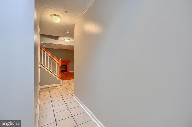 18931 Quiet Oak Ln, Germantown, MD 20874