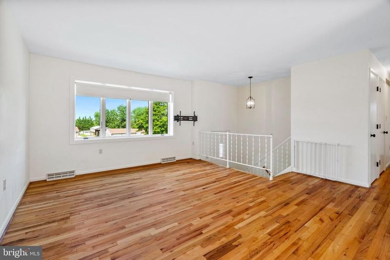 10225 Allview Dr, Frederick, MD 21701