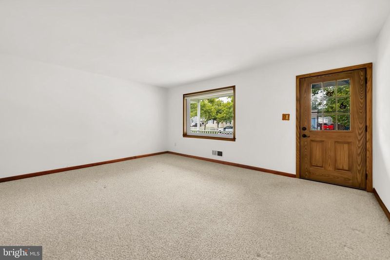 1016 Harrison Dr, Laurel, MD 20707