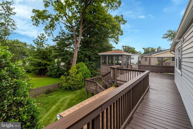 7712 Arlen St, Annandale, VA 22003