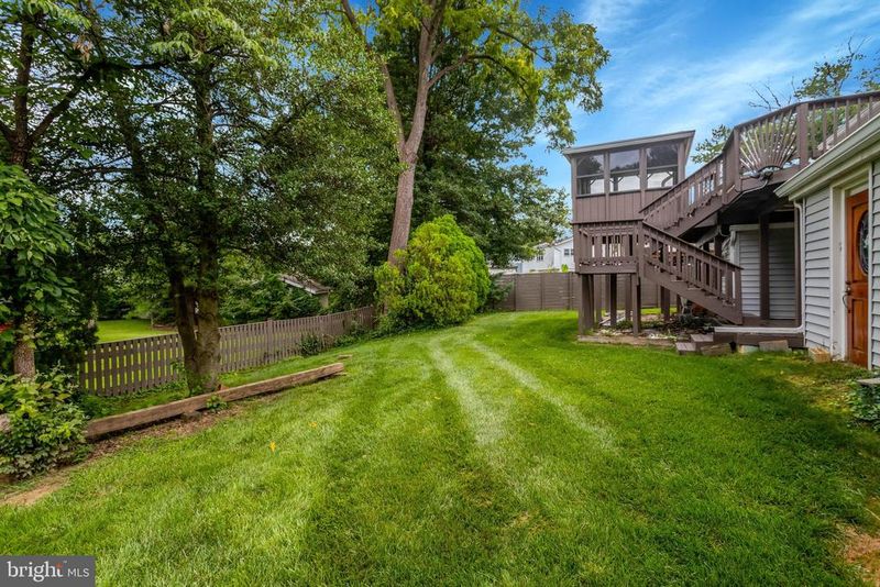 7712 Arlen St, Annandale, VA 22003