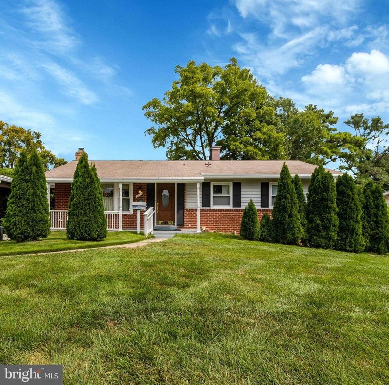 7712 Arlen St, Annandale, VA 22003