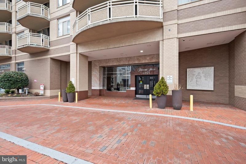 4801 Fairmont Ave #412, Bethesda, MD 20814