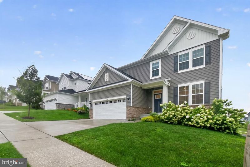 2229 Denali Dr, Frederick, MD 21702