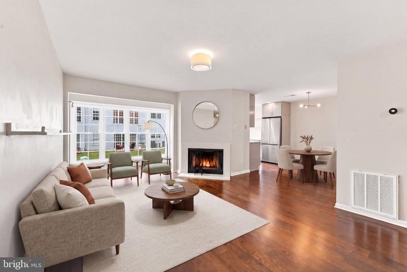 12114 Green Leaf Ct #202, Fairfax, VA 22033