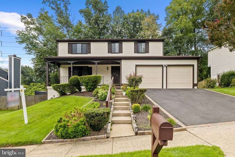 7613 Springfield Hills Dr, Springfield, VA 22153