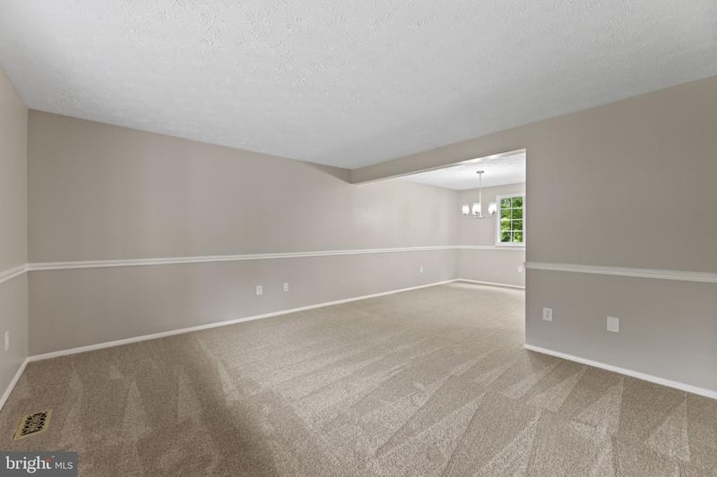 7613 Springfield Hills Dr, Springfield, VA 22153