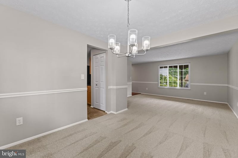 7613 Springfield Hills Dr, Springfield, VA 22153