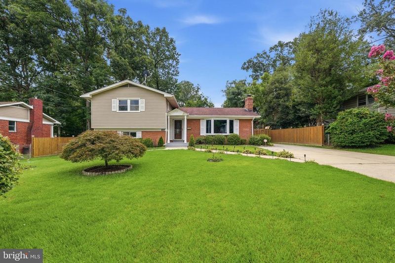 7305 Brookcrest Pl, Annandale, VA 22003